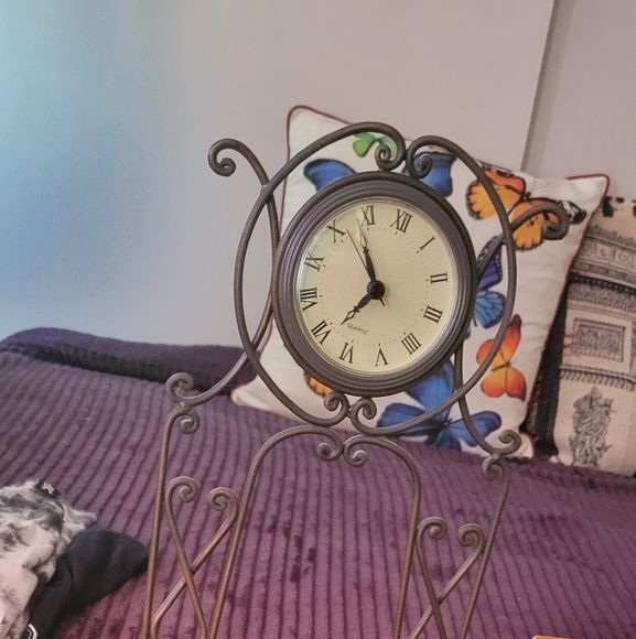 Antique Clock - Picture 2 of 3